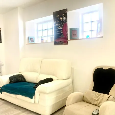 L'echapée Belle Maison De Village Climatisée De 45m2 à Proximité De Carcassonne,1 Chbre à L'étage Vue Panoramique Sur Les Pyrénées, Cuisine équipée,1salon,1 Sdb, Wifi, Parking Gratuit, Netflix,canal Sat, Fauteuil Massant Appartamento *