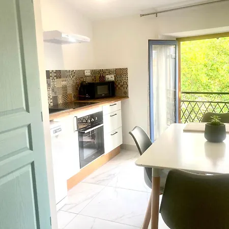 L'echapée Belle Maison De Village Climatisée De 45m2 à Proximité De Carcassonne,1 Chbre à L'étage Vue Panoramique Sur Les Pyrénées, Cuisine équipée,1salon,1 Sdb, Wifi, Parking Gratuit, Netflix,canal Sat, Fauteuil Massant * Montréal